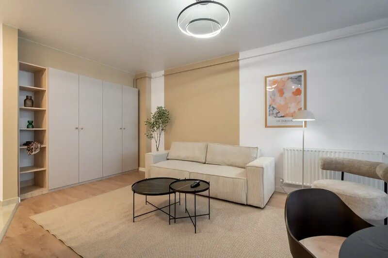 Apartament 2 camere   Vanzare - Mobilat cu Designer  Direct Propietar