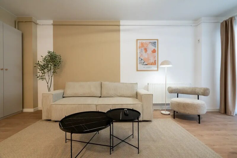 Apartament 2 camere   Vanzare - Mobilat cu Designer  Direct Propietar