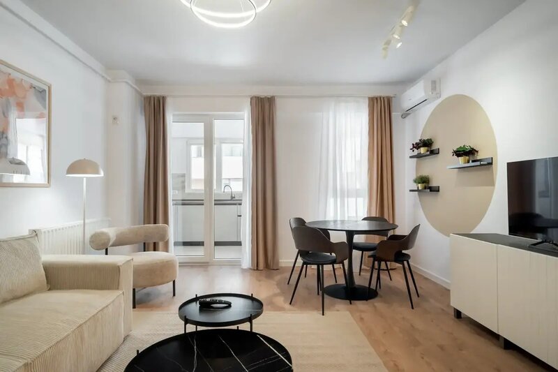 Apartament 2 camere   Vanzare - Mobilat cu Designer  Direct Propietar